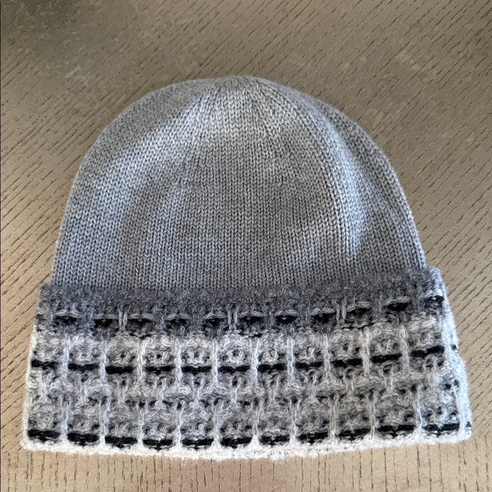 CHANEL Light Gray Knit Hat with Logo BNWT - Picture 2 of 5